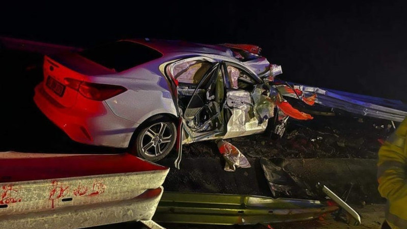 Bursa'da otoyolda kaza: 1 ölü, 1 yaralı