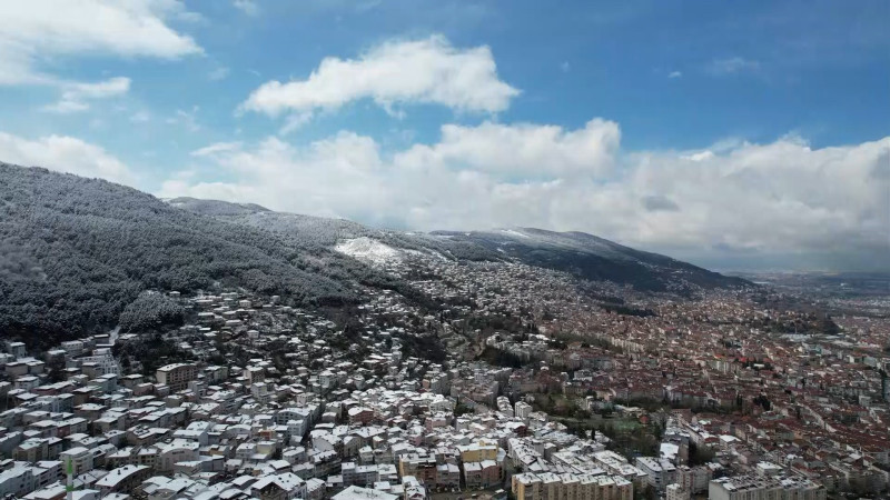 Mart karı Bursa'yı beyaza bürüdü