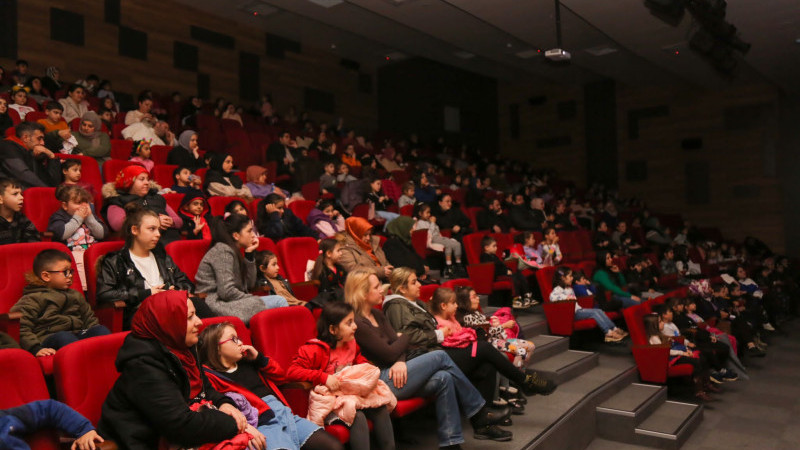 Gürsu’da ücretsiz sinema ve tiyatro keyfi