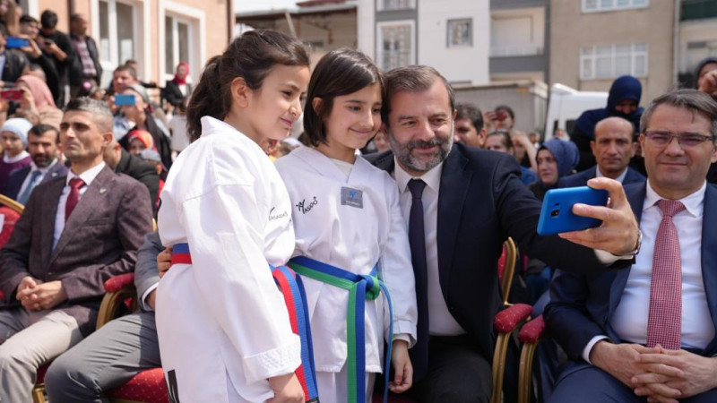 Işık: ‘Çocuklarımızın gözlerindeki bayram ışığı hiç sönmesin’