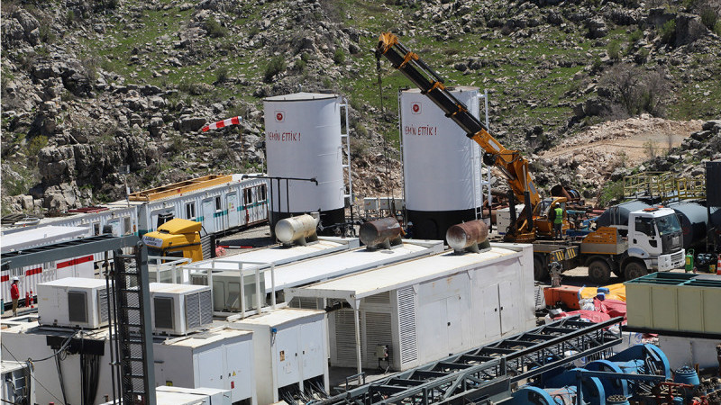 Petrol çıkmaya devam ediyor