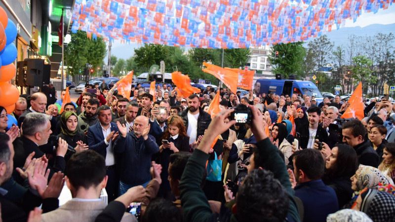 Yıldırım'da miting gibi açılış