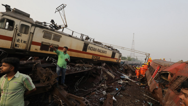 Tren kazasında can kaybı 288'e yükseldi
