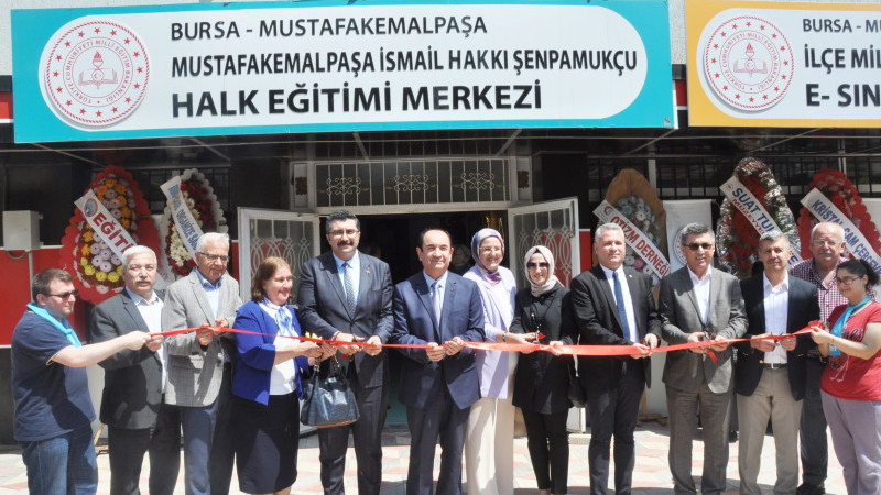 Mustafakemalpaşa Halk Eğitim’den 12 bin kursiyere eğitim