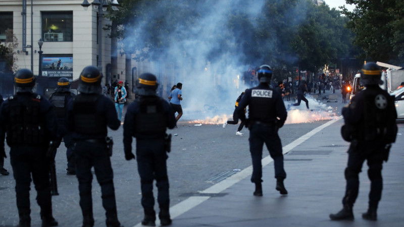 Fransa'daki protestolar şiddetini arttırdı