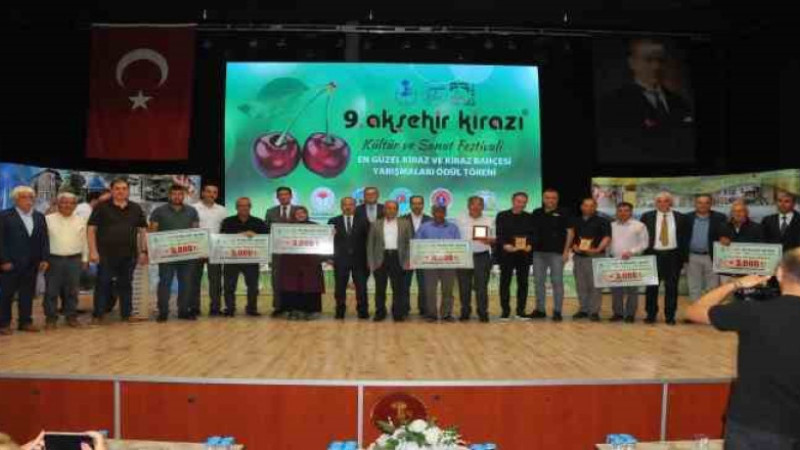 Akşehir Kirazı Kültür ve Sanat Festivali’nde çiftçiler ödüllendirildi