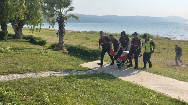 Bursa'da gölde yüzerken kalp krizi geçirdi