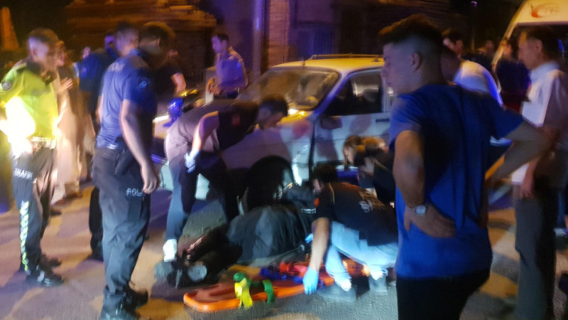 Bursa'da kavga ihbarına giderken motosikletli 2 polis yaralandı