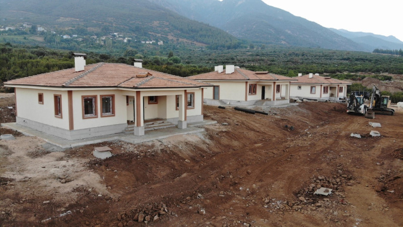 Köy evleri inşaatı bitiyor