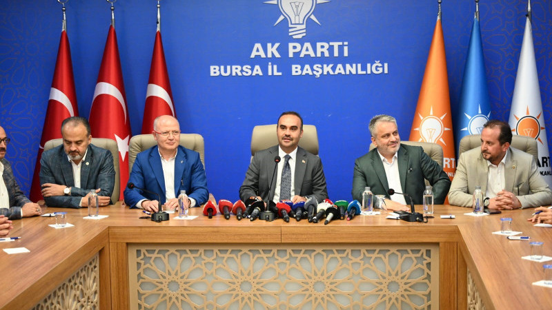 Bakan Kacır Bursa'da: 'Bu şehre son 20 yılda 175 milyardan fazla yatırım yaptık'
