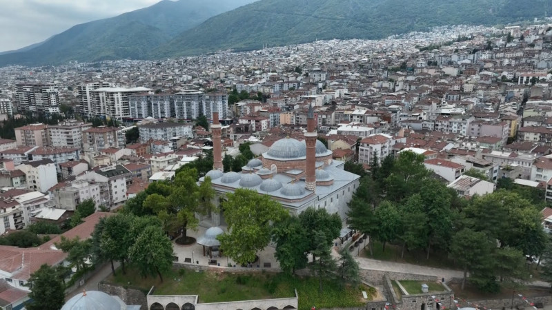 Bu caminin içine sinek giremiyor