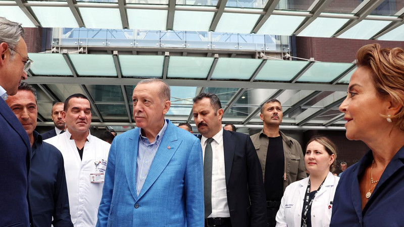 Cumhurbaşkanı Erdoğan, Sabancı çiftini ziyaret etti