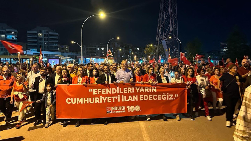 Bursa'da '100. Yılda Fener Alayı' yürüyüşü