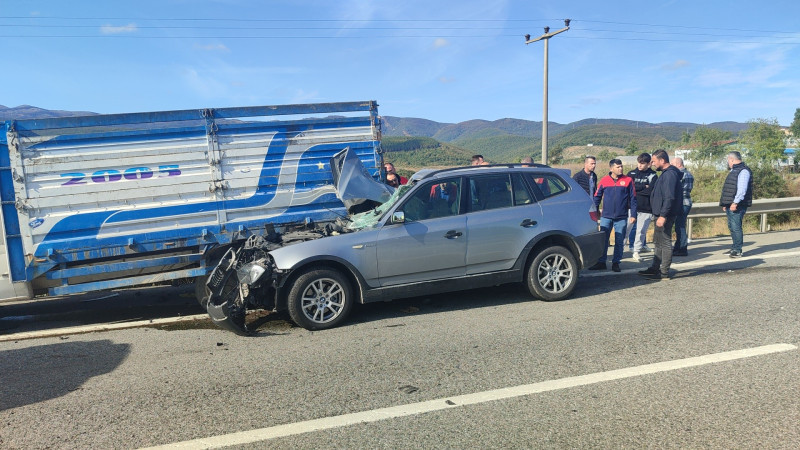 Bursa'da lüks araç hurdaya böyle döndü