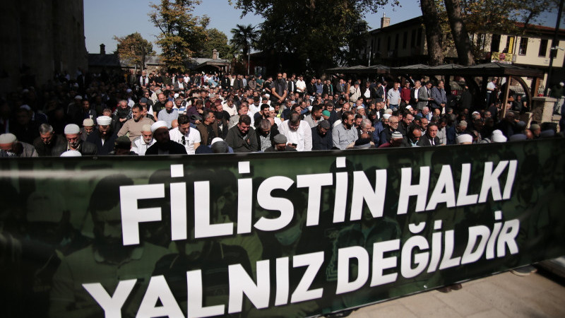 Bursa’da binlerce kişi İsrail’e tepki gösterdi