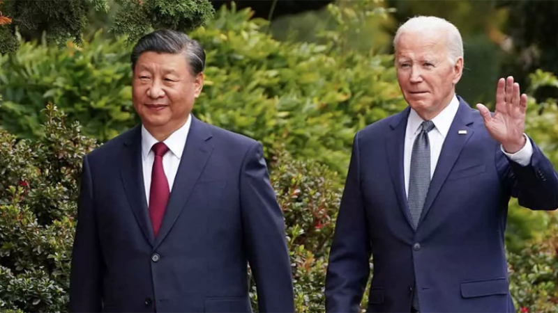 Biden ve Xi 1 yıl aranın ardından ilk kez yüz yüze görüştü