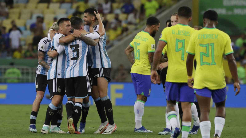 Olaylı maçta Arjantin, Brezilya’yı deplasmanda 1-0 yendi
