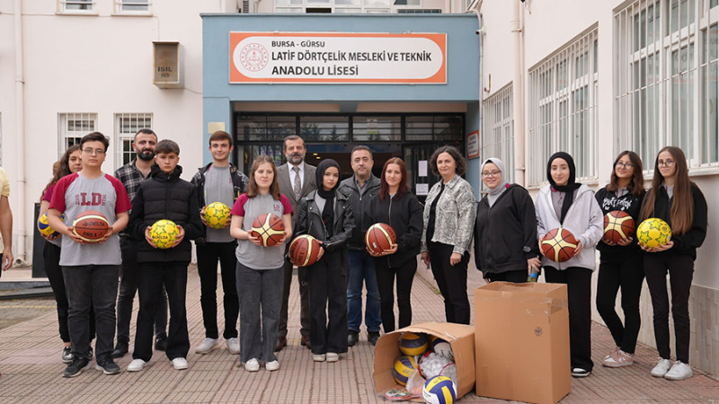 Sporcu kent Gürsu'da okullara destek