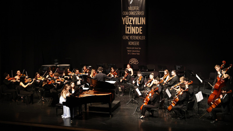 “Yüzyılın izinde genç yetenekler” konseri mest etti