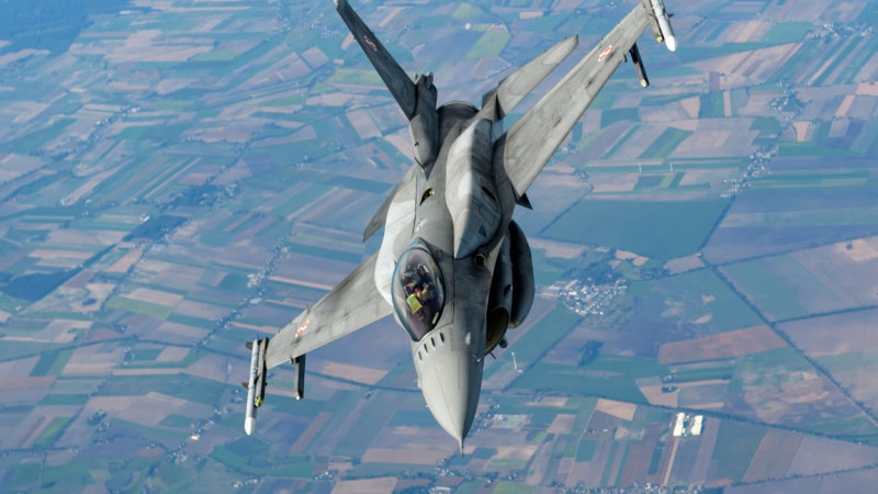 ABD F-16 savaş uçağı Sarı Deniz’de düştü 