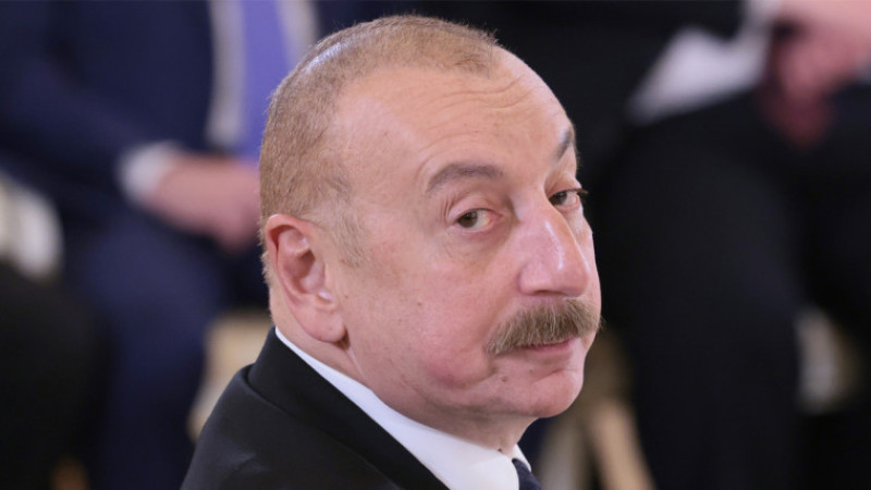 Azerbaycan'da Cumhurbaşkanlığı seçimi erkene alındı
