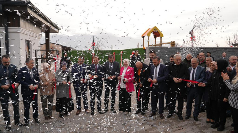 Bursa'ın hibe ödüllü özel merkezi Gürsu'da açıldı