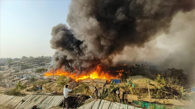 Bangladeş’teki yangında yaklaşık 7 bin Arakanlı Müslüman evsiz kaldı