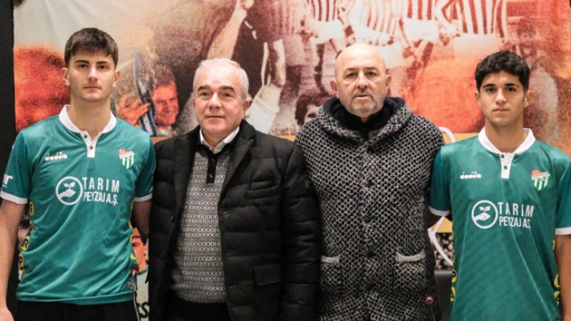 Bursaspor iki genç isim ile profesyonel imza attı