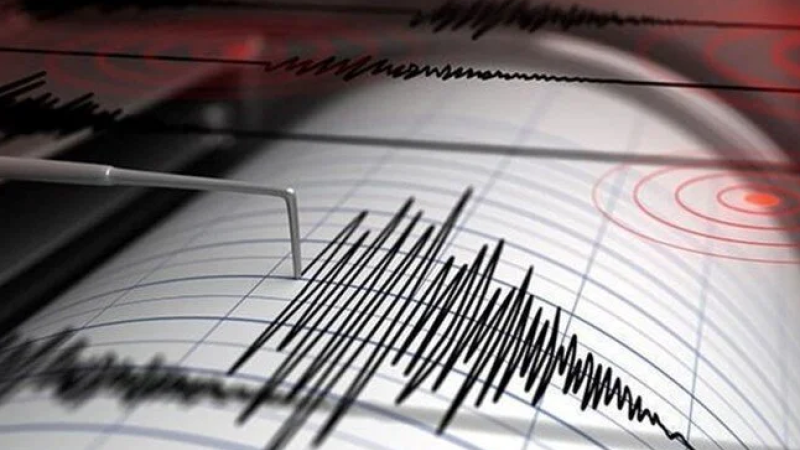 İzmir’de 5.1 büyüklüğünde deprem