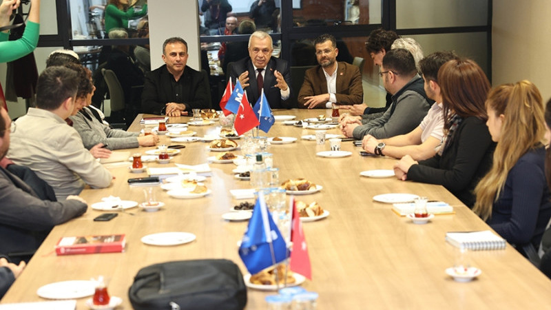 Şadi Özdemir seçim çalışmalarına akademik odalarla başladı