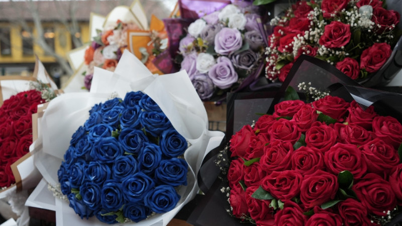 Sevgililer Günü’nde çiçek almak isteyen aşıklar 1000 lirayı gözden çıkaracak