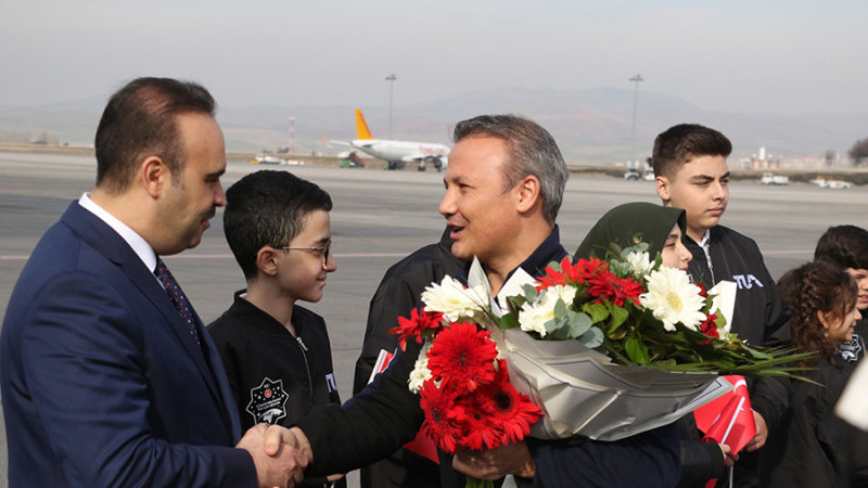 Türk Astronot Alper Gezeravcı yurda döndü