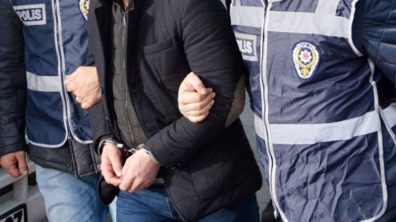 28 ilde düzenlenen FETÖ operasyonlarında kamuda görev yapan 44 kişi gözaltına alındı