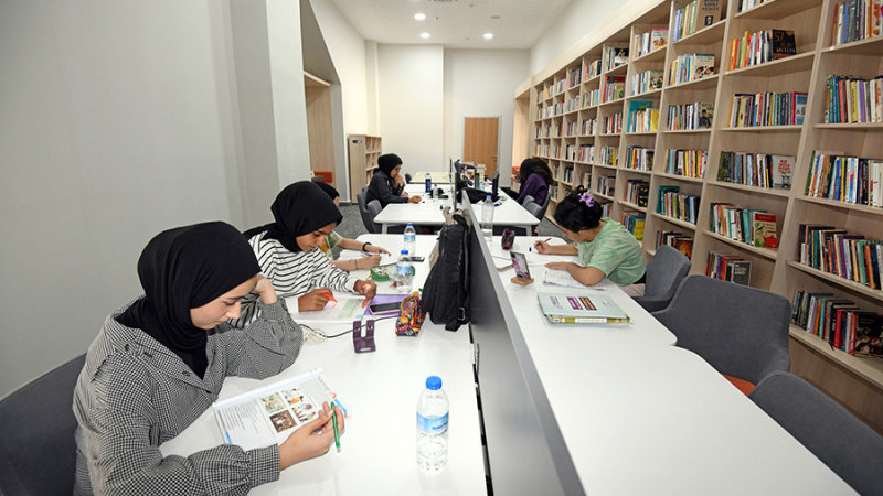 Hasan Ali Yücel Dünya Klasikleri Kütüphanesi’ni gençler çok sevdi