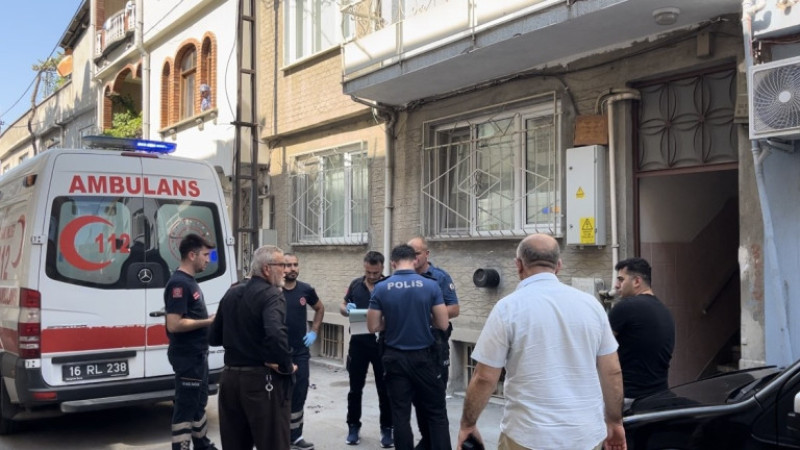 Bursa'da 2 çocuk babası adam apartmanda ölü bulundu