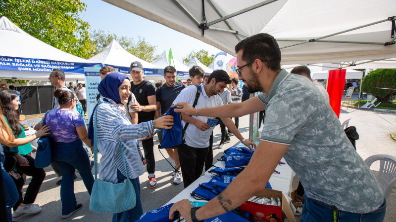 Bursa’da üniversiteli gençlere sıcak karşılama