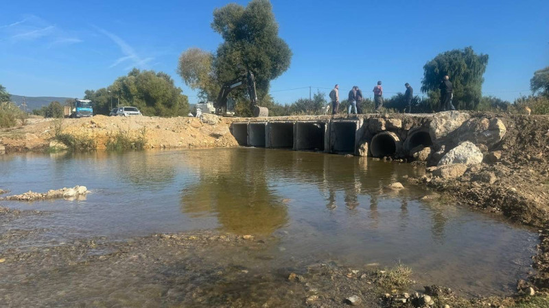 Köprünün yıkım kararı köylüyü isyan ettirdi