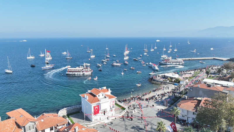 Mudanya'da denizden karaya cumhuriyet coşkusu