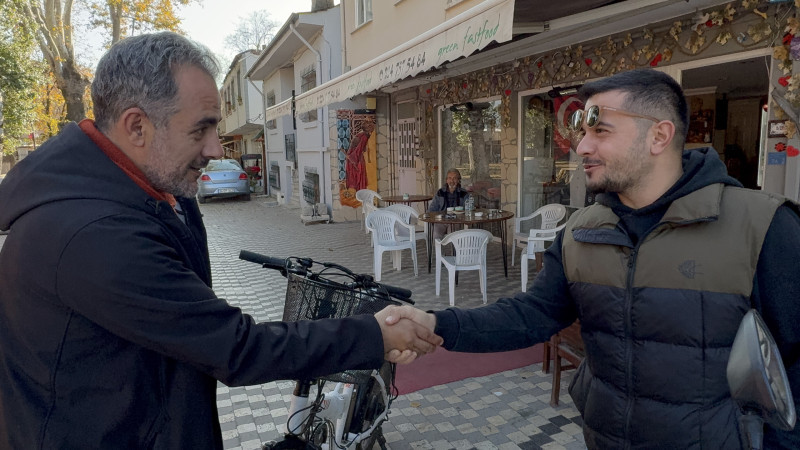 Ipone ile motosikletini takas etti, üzerine de 10 gün bedava yiyecek