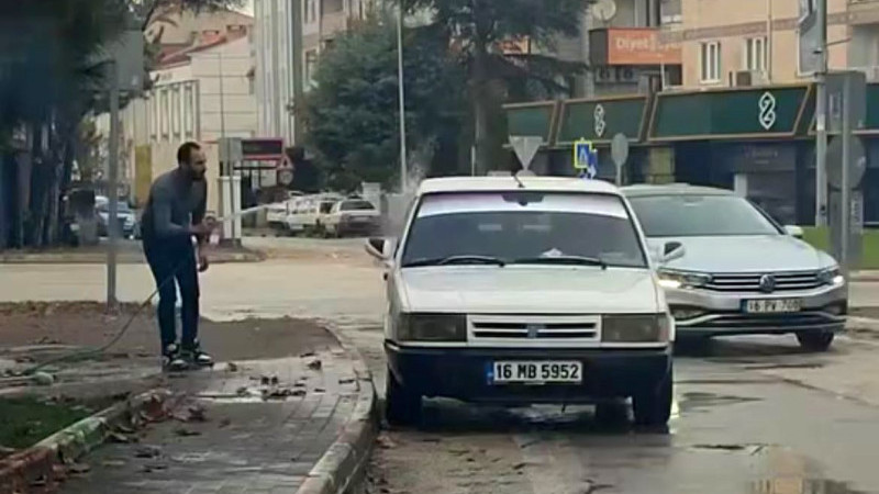 Aracını sokak çeşmesinde yıkayan sürücüye ceza yağdı