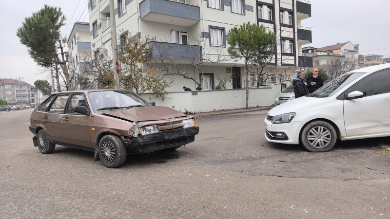 Bursa'da kaza anı kamerada