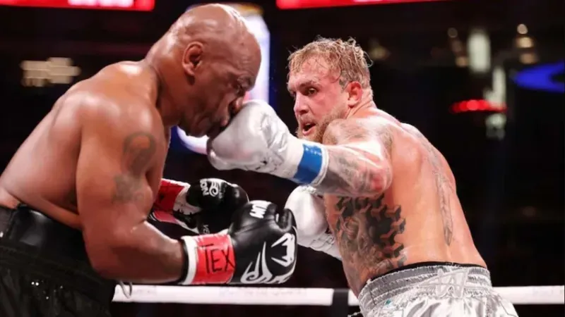 Tüm dünya bu karşılaşmayı bekliyordu! Jake Paul, boks efsanesi Mike Tyson’u yendi