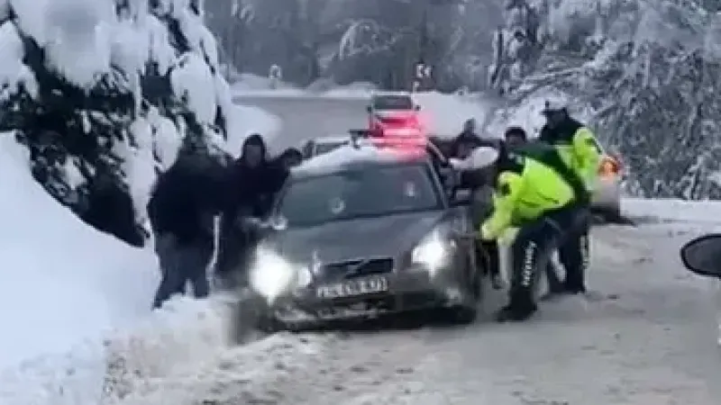 Bursa'da karlı yollar sürücülere zor anlar yaşattı!