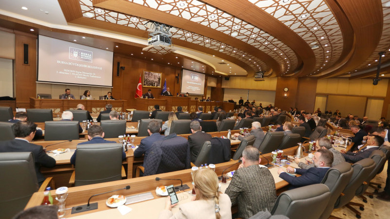 Büyükşehir Meclisi'nde 1.5 milyar liralık kesintiye tepki!