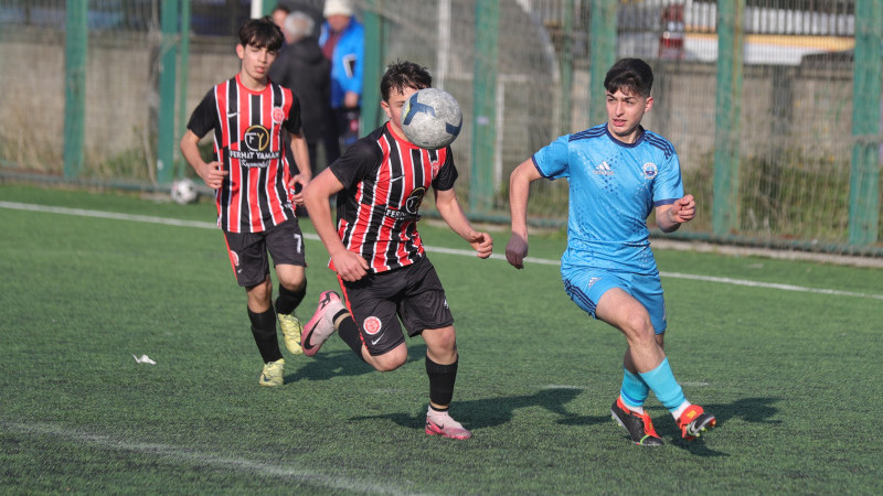 Gemlik Belediyespor U16 Takımı namağlup şampiyonluğa koşuyor