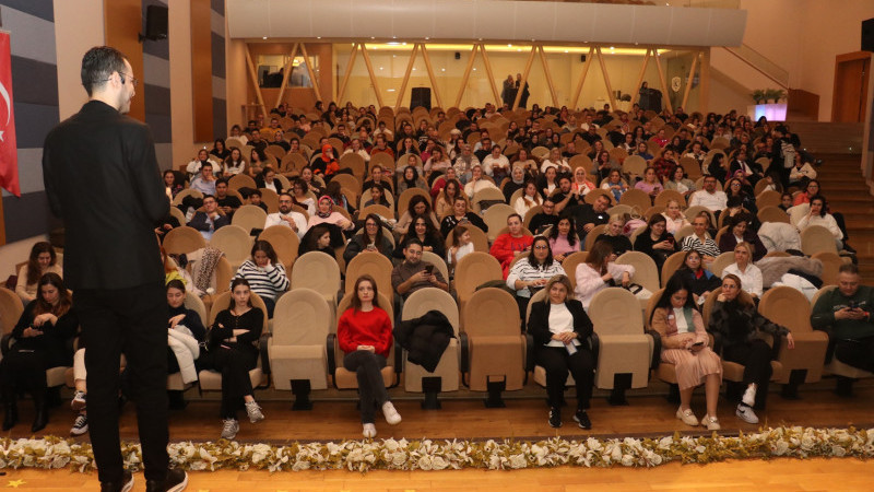 Özel Bursa Kültür Okulları'ndan velilere 'yapay zeka' semineri