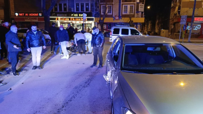 Bursa'da motosikletle otomobil çarpıştı!