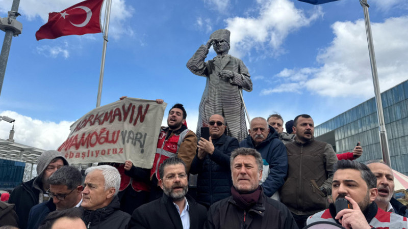 CHP Bursa’dan Kent Meydanı’nda protesto!