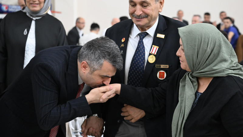  Başkan Yılmaz, şehit ve gazi yakınlarıyla iftarda buluştu