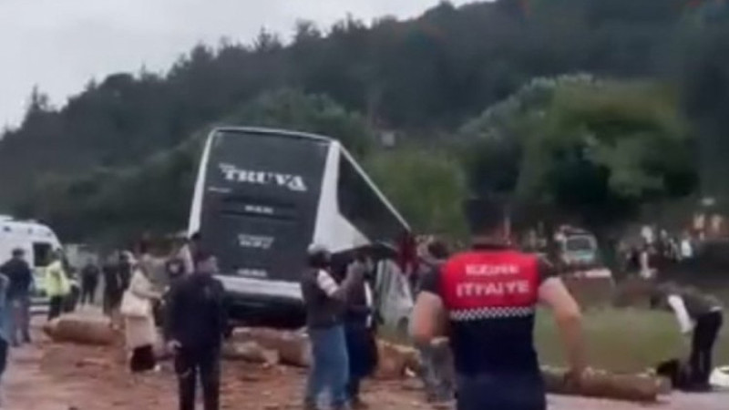 Çanakkale'de otobüs kazası: Çok sayıda ölü ve yaralı var
